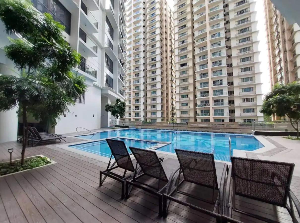 The Florence At Mckinley Hill Тагуиг Екстериор снимка