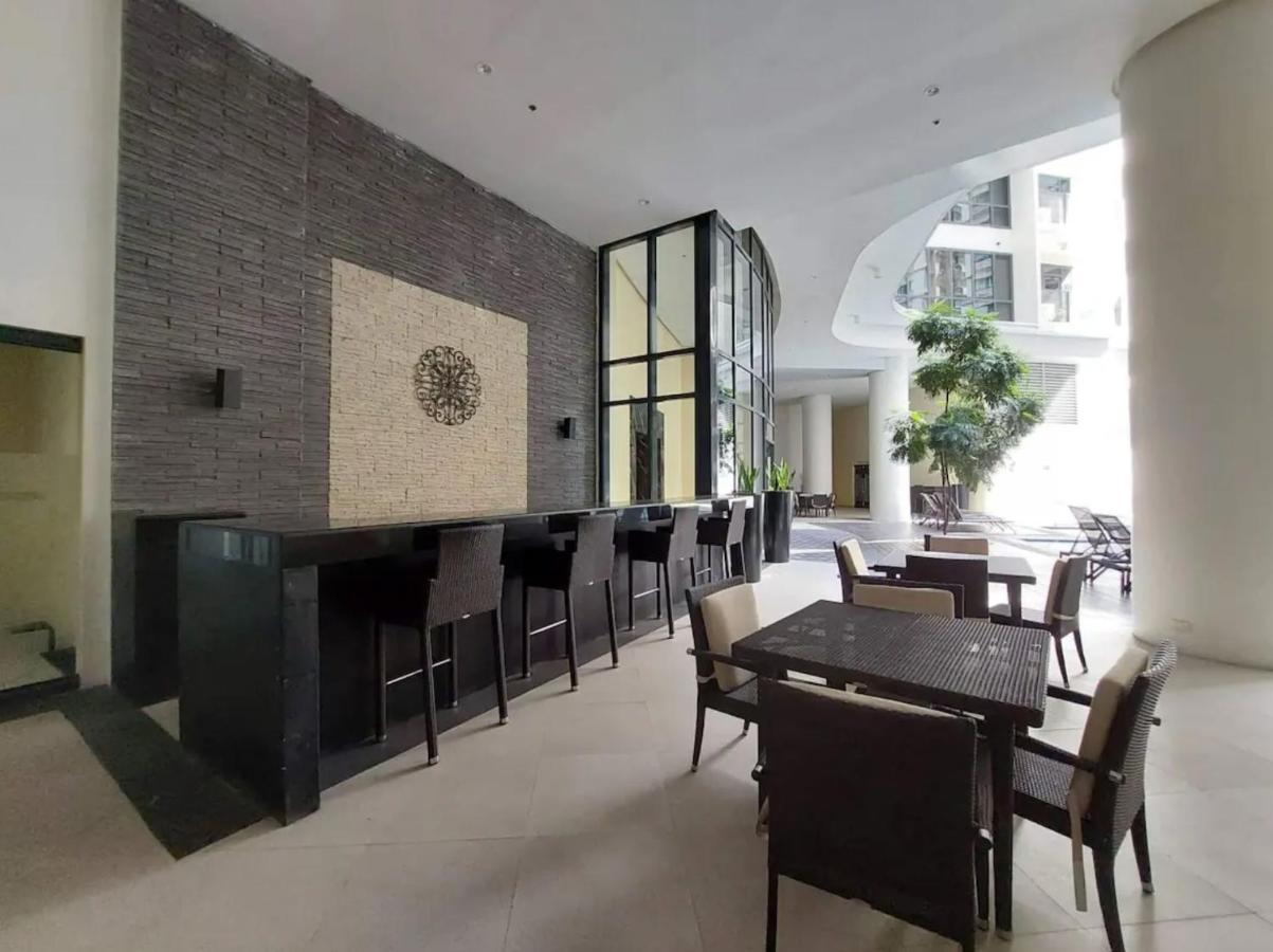 The Florence At Mckinley Hill Тагуиг Екстериор снимка