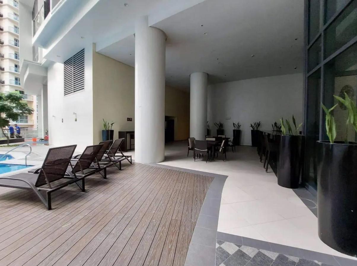 The Florence At Mckinley Hill Тагуиг Екстериор снимка