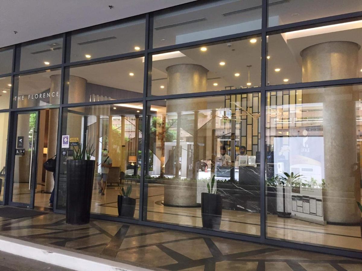 The Florence At Mckinley Hill Тагуиг Екстериор снимка